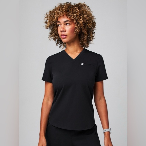 Fabletics Tops - NWT, Fabletics Vital 1-Pocket Scrub Top, Black, XXL, O83